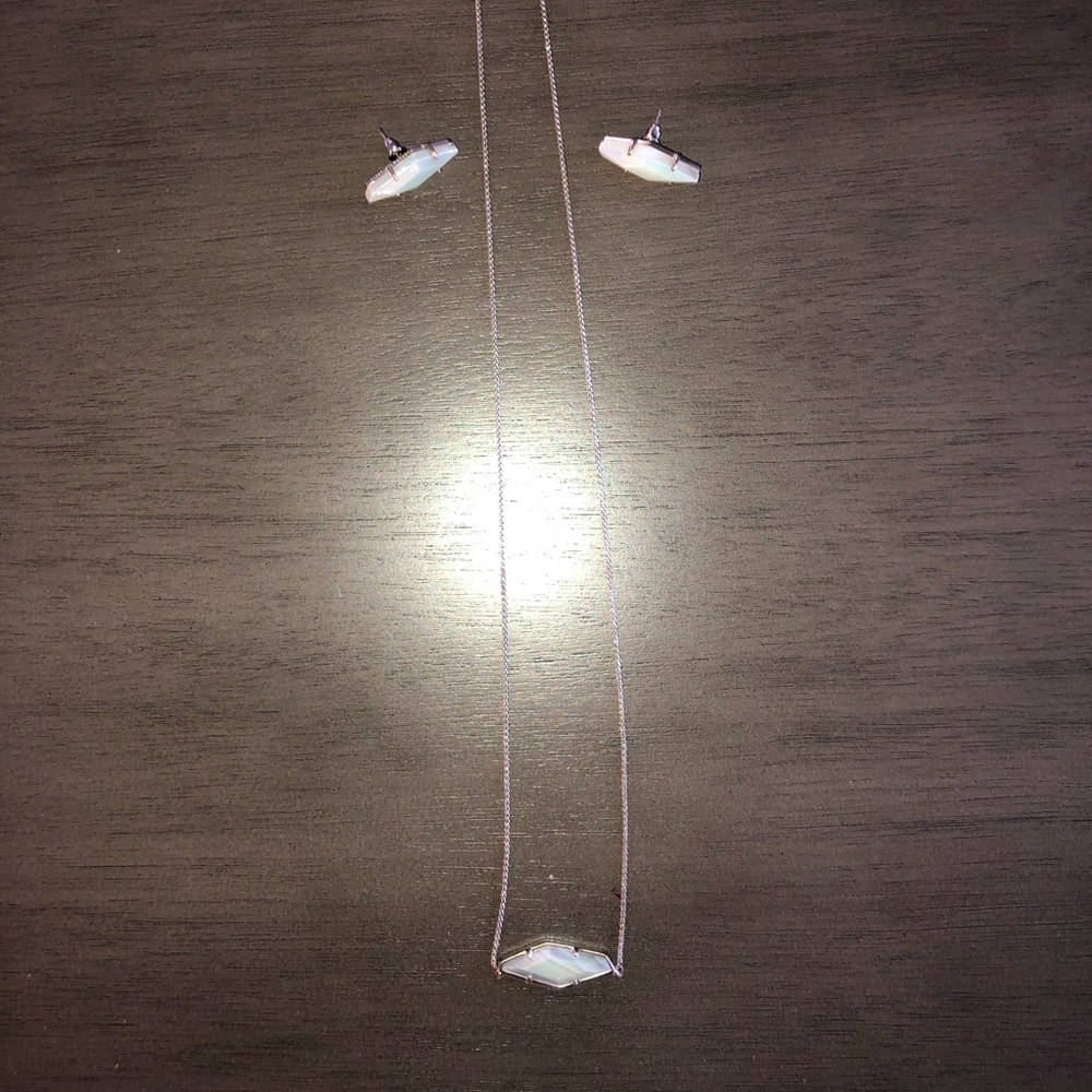 Kendra Scott matching set!